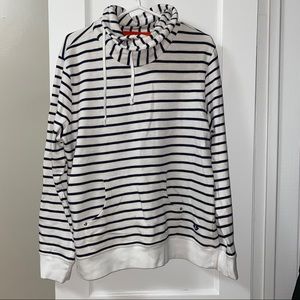 Brand New without tags sperry sweatshirt size XL!